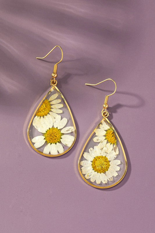 Teardrop resin earrings with dried flowers